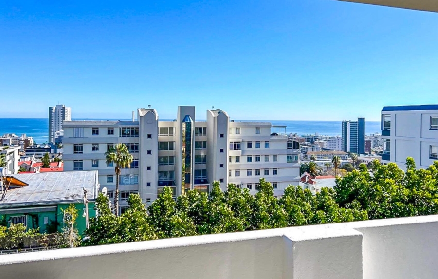 2 Bedroom Property for Sale in Sea Point Western Cape